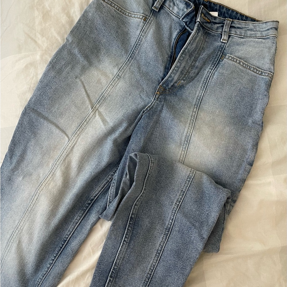 High waisted jeans